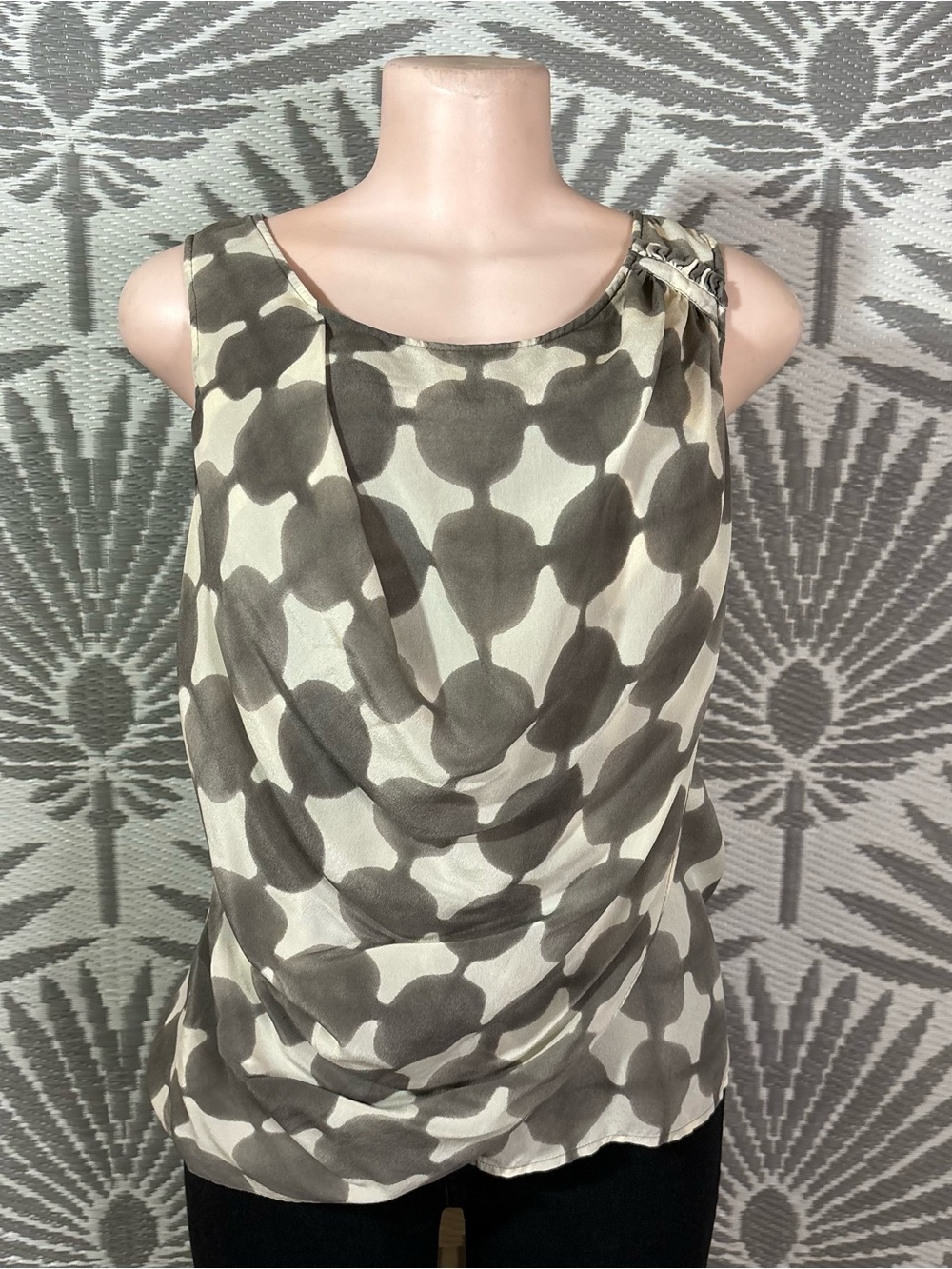Silk Cowl Neck Sleeveless Blouse Gray Cream Geometric Print Top Womens 8